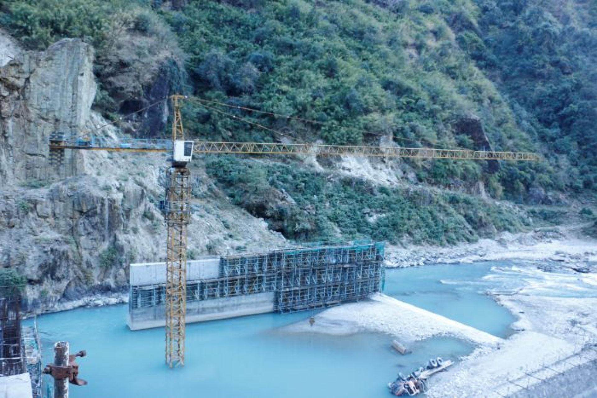 ठेक्का अवधि सकिदा पनि शुरु भएन तामाकोशी पुल निर्माणको काम 